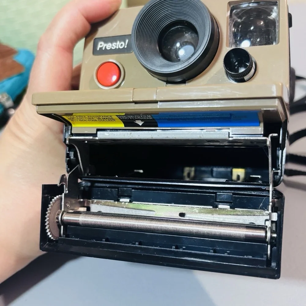 Polaroid Pronto‎ Land Film Camera with Case & Two Flash Clean Good Condition